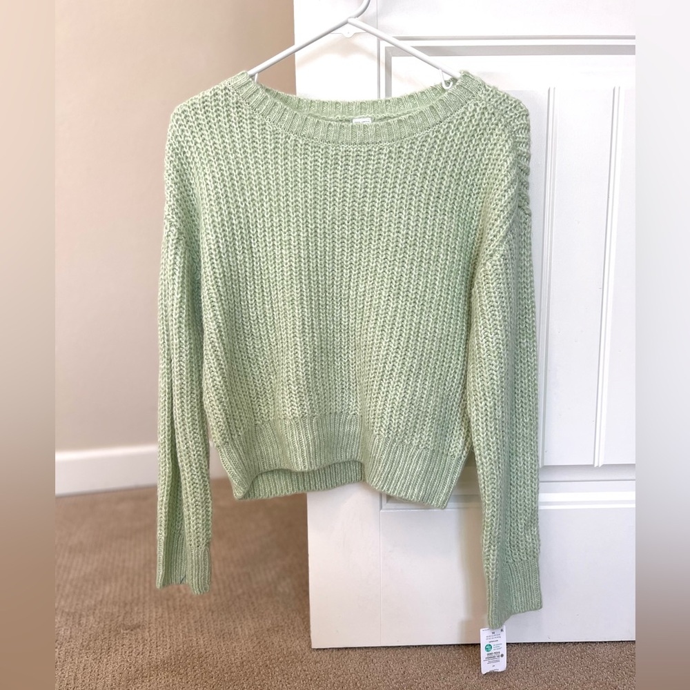 BRAND NEW Knitted Light Green sweater Sz 14Y